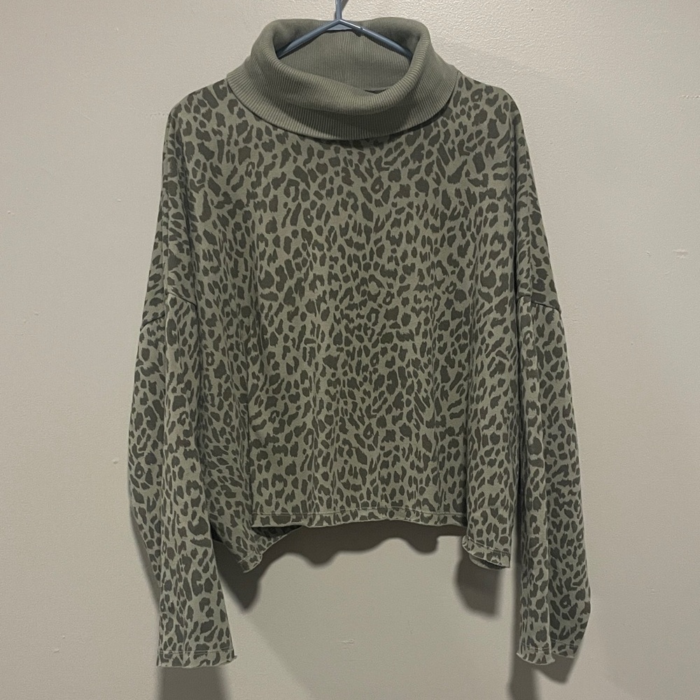 American Eagle Outfitters Olive Leopard Turtleneck Sweater